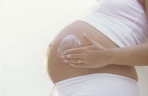 Cegah Strech Marks dari Awal Kehamilan!