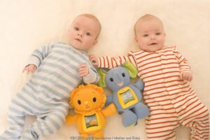 Perbedaan Bayi Laki-laki & Perempuan (1)