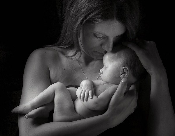 Foto Kenangan Bersama Bayi