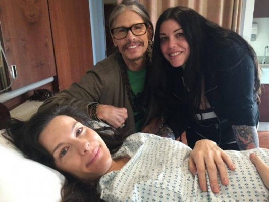 Steven Tyler &#8216;Aerosmith&#8217;, Bergegas Menyambut Cucu