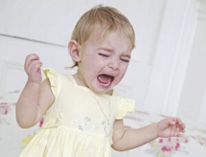 Tolong! Si Kecil Tidak Bisa Berpisah Dari Pengasuh!