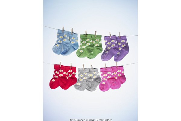 Cara Merawat Kaus Kaki Si Kecil