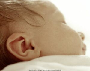 Amankah Tindik pada Bayi?