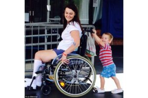 Terkena Infeksi Serius Akibat Kuas Make Up