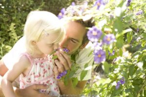 Manfaat dan Tips Mengajak Anak Berkebun