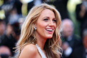 Sibuk, Blake Lively Tetap Menyusui Buah Hati