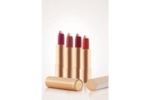 Lipstik Lembut untuk Bibir Lembap