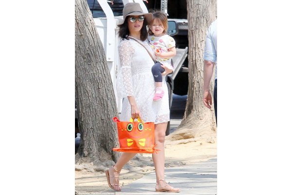Celebrity Spy: Jenna Dewan &#038; Everly Tatum
