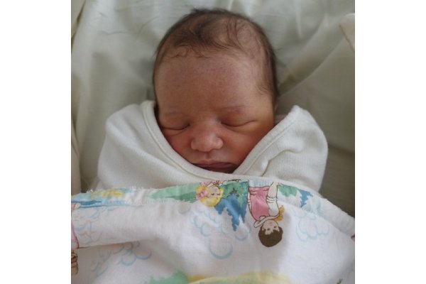 Milla Jovovich Menyambut Kelahiran Dashiel