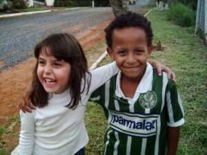 Bantu Si Kecil Mendapatkan Teman