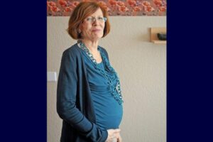 Ibu Melahirkan di Usia 65 Tahun