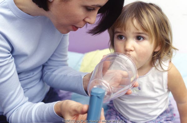 Asap Rokok Memicu Asma Si Kecil Kambuh