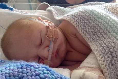 Tak Bernapas Selama 8 Menit, Bayi Ini Berhasil Selamat