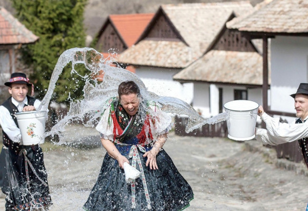 Tradisi Aneh yang Meningkatkan Kesuburan