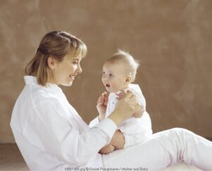 Mengajarkan Bahasa Isyarat pada Bayi (2): Mudah dan Sederhana