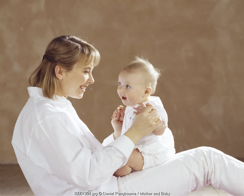 Mengajarkan Bahasa Isyarat pada Bayi (2): Mudah dan Sederhana