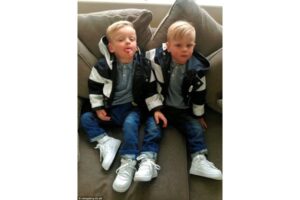 Anak Cerebral Palsy Berdiri untuk Pertama Kalinya