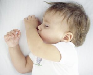 Trik Agar Si Kecil Tidur Nyenyak di Malam Hari (1)