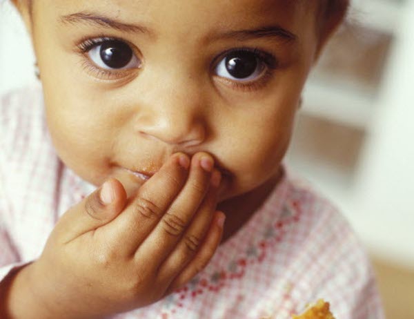 Tips Hadapi Si Kecil yang Sulit Makan (2)