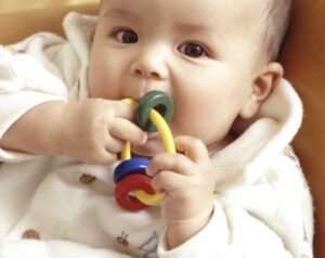 Penemuan Bahan Kimia Berbahaya Pada Teether Si Kecil