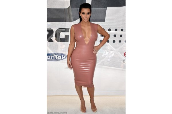 Kim Kardashian Menggunakan Jasa Nutritionis