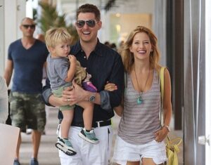 Anak Michael Bublé Alami Luka Bakar