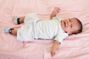 Trik Menenangkan Bayi (1): Pahami Penyebabnya