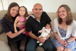 Bayi Perempuan Lahir di Pinggir Jalan Tol