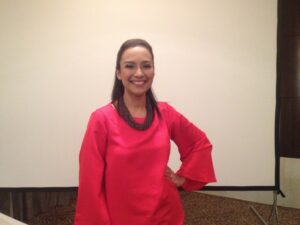 Shahnaz Haque: Senyum Itu Menular