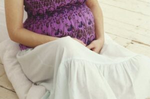 Perlukah Mencukur Rambut Kemaluan Sebelum Melahirkan?