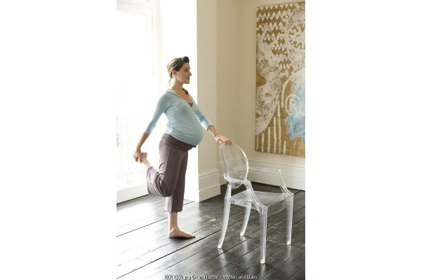 Atasi Kaki Bengkak di Trimester 3