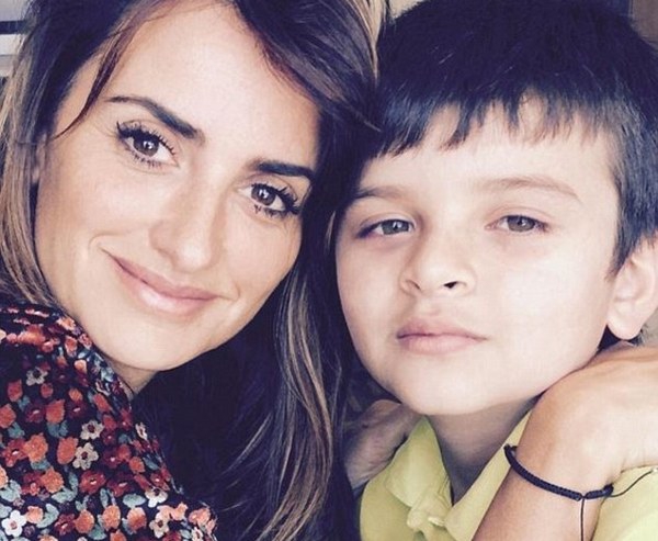 Penelope Cruz Bantu Anak Kanker Lewat Instagram