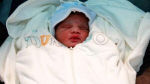 Imigran Melahirkan di Tengah Laut Mediterania