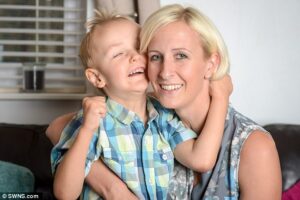 Balita Terus Bertambah Tinggi Akibat Sindrom Sotos