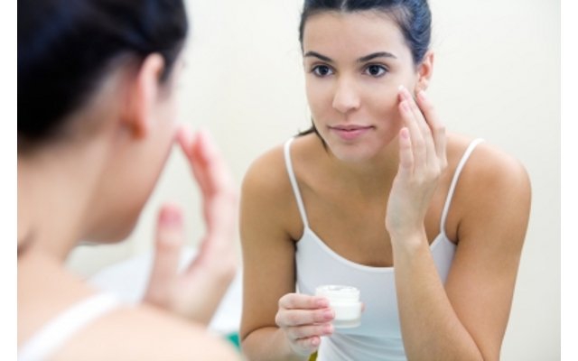 Tips Mengatasi Kulit Kering saat Hamil