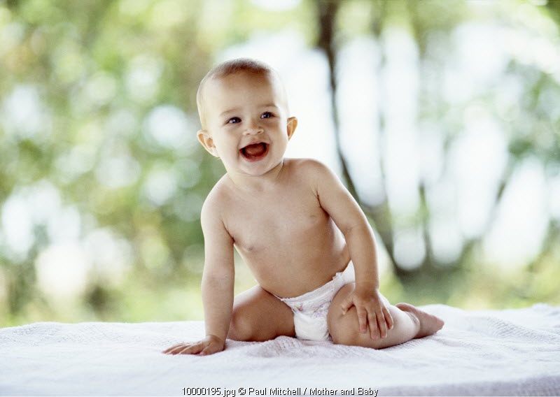 Trik Mengabadikan Pose Terbaik Bayi