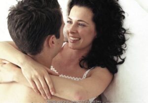 4 Posisi Seks yang Paling Diinginkan Para Suami