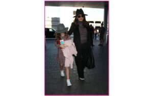 Yuk, Contek Gaya Keren Salma Hayek dan Putrinya!