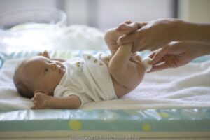 Tips Membersihkan Organ Intim Si Kecil