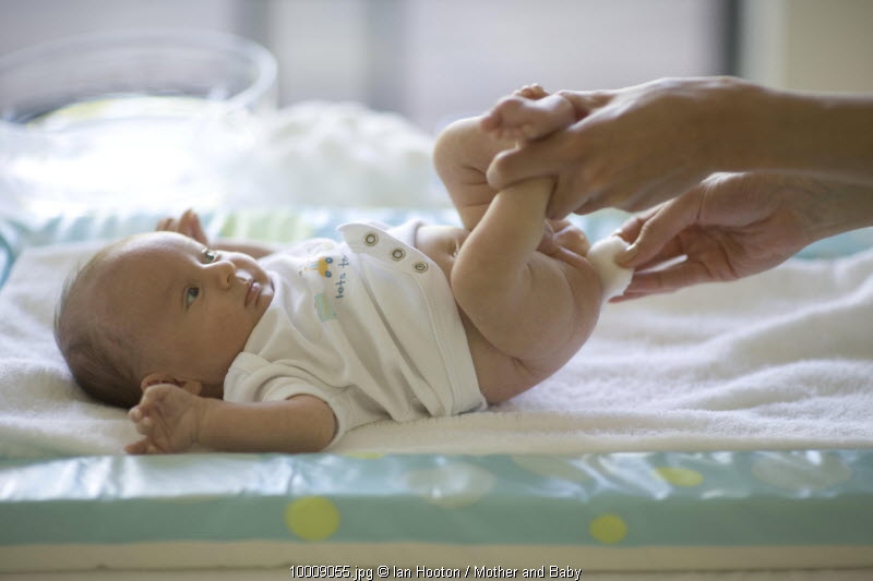 Tips Membersihkan Organ Intim Si Kecil