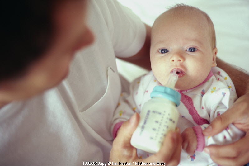 Tips Memberikan ASI Perah kepada Si Kecil