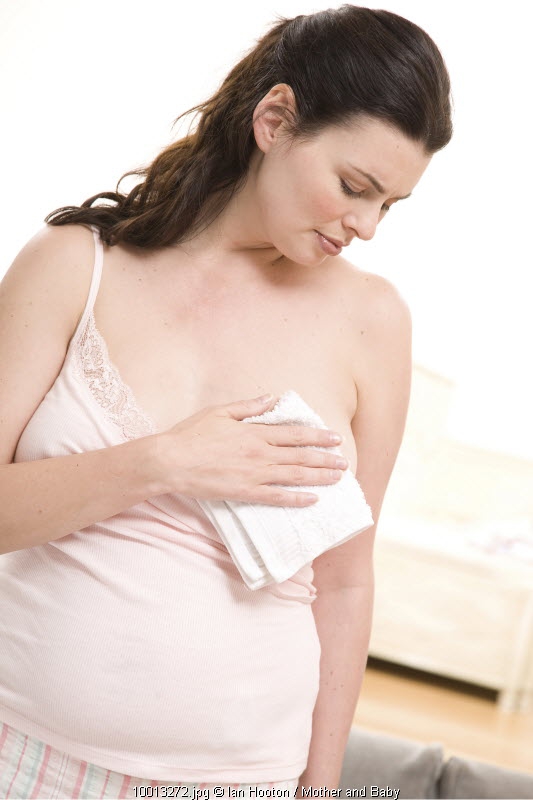 Mengatasi Payudara Bengkak saat Menyusui