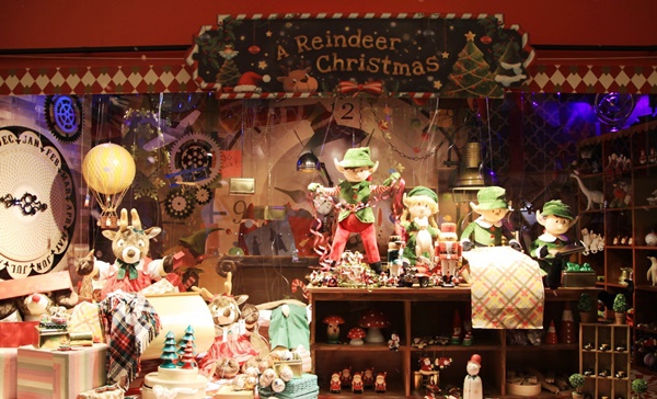 Wow! Ada Hujan Salju di Jakarta