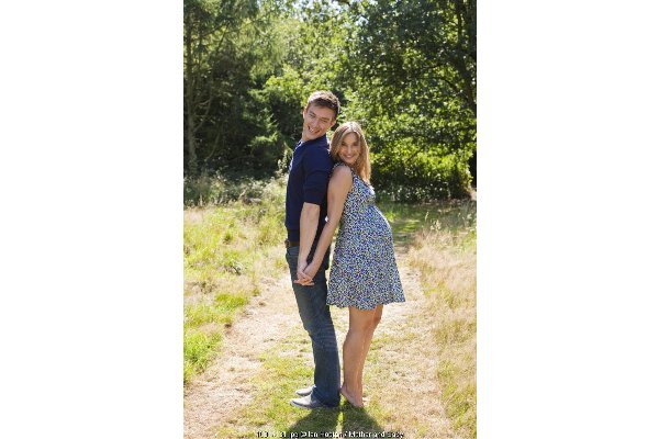 Suami Lebih Tinggi dari Istri, Pernikahan Lebih Bahagia?