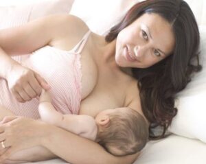 Tips Menjaga Keindahan Payudara Pasca Menyusui