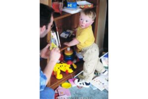 4 Cara Atasi Rumah yang Berantakan karena Si Kecil