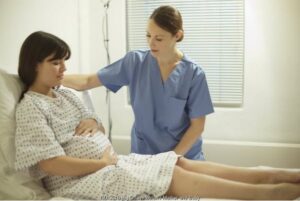 4 Hal yang Terjadi pada Tubuh saat Bersalin!