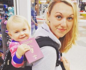 Wow! Ada Ibu Ajak Bayinya Keliling Dunia sejak Baru Dilahirkan