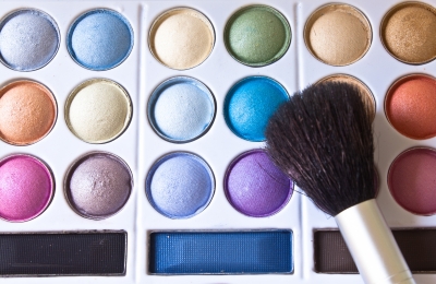 Tips Memilih Blush On Sesuai Warna Kulit