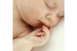 Bayi Dicurigai Kelainan Jantung karena Kuku Jarinya Membiru